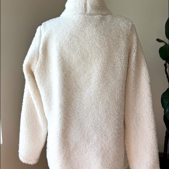 St. John’s Bay Sherpa Pullover - Picture 3 of 6